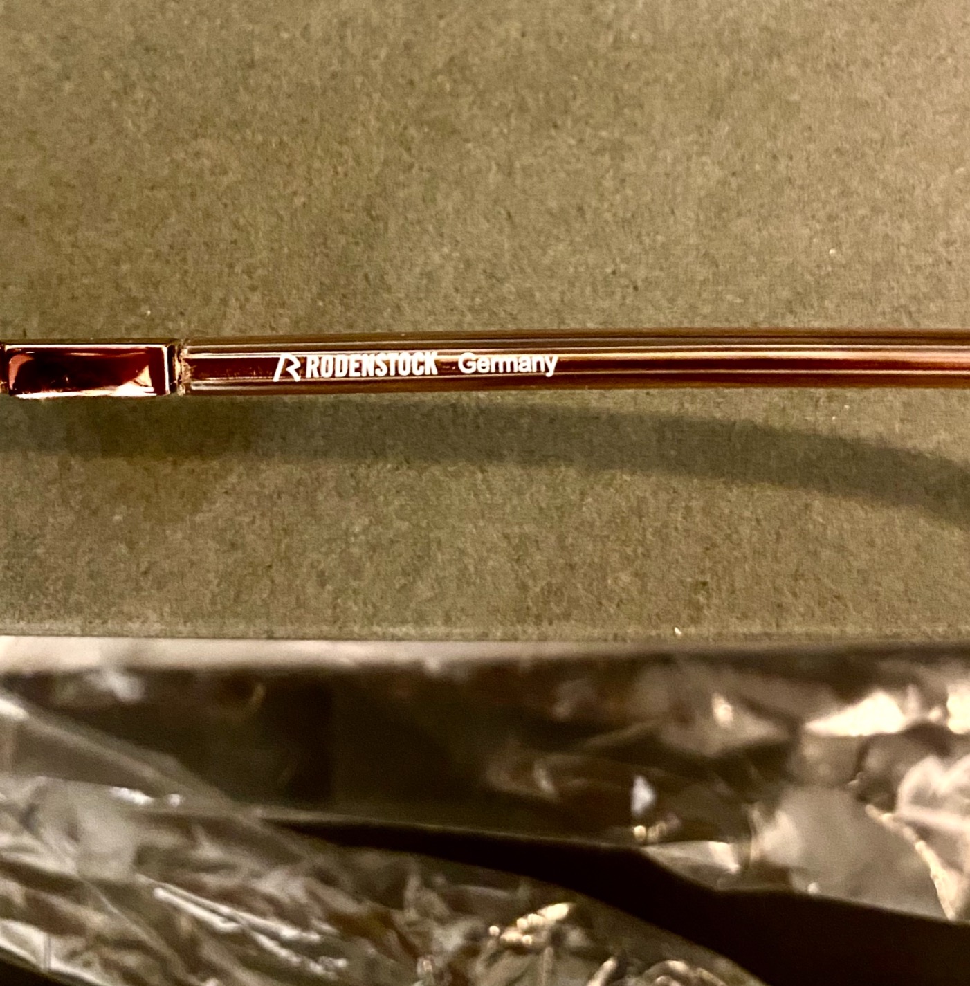 Rodenstock Classica Sun R3320 lunettes de soleil papillon violet