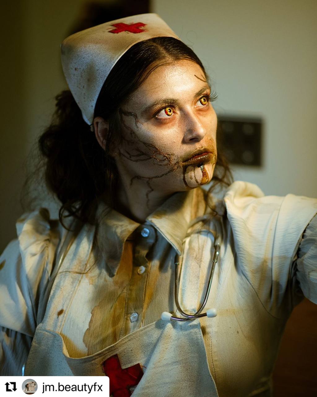 PRIMAL Walking Dead I lentilles jaune et rouge zombie